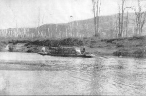 Bateau sur la rivière